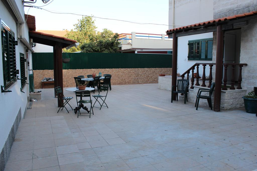 Hostel Casa Lucas Charneca  Exterior photo